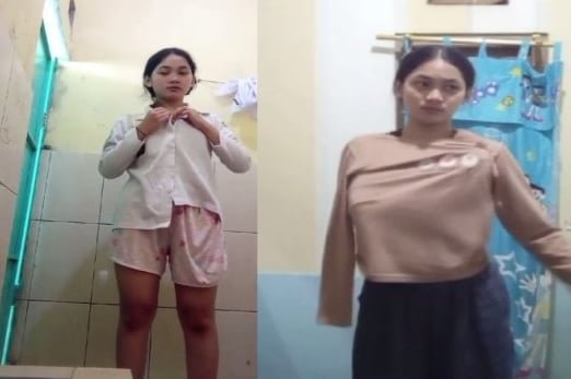 Nữ sinh nude trong phòng tắm muốn show off cho bạn bè